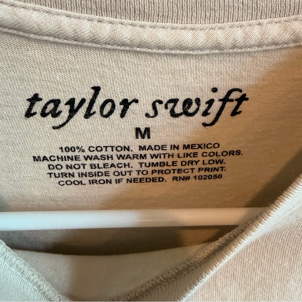 NWOT Taylor Swift I Dreamed Of You Cream Graphic Evermore Tee (Size Medium) - Picture 4 of 7